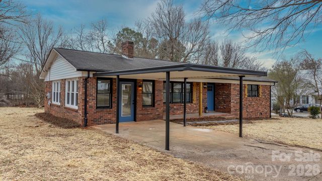 116 Lodge Hall Court, Stony Point, NC 28678