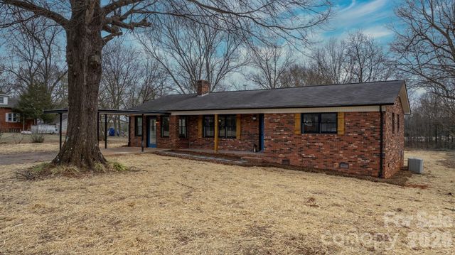 116 Lodge Hall Court, Stony Point, NC 28678