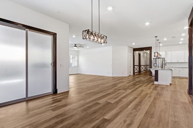 9875 Clyde Ingalsbe St, Elk Grove, CA 95624