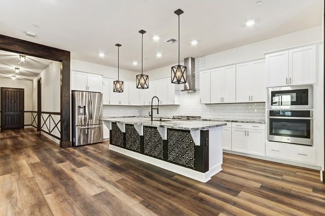 9875 Clyde Ingalsbe St, Elk Grove, CA 95624