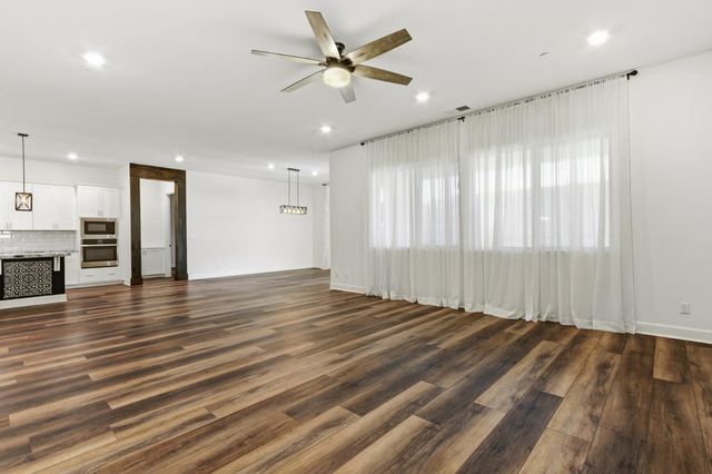 9875 Clyde Ingalsbe St, Elk Grove, CA 95624