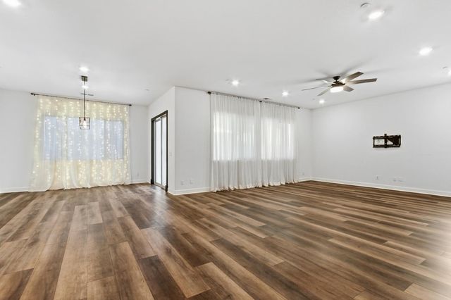 9875 Clyde Ingalsbe St, Elk Grove, CA 95624