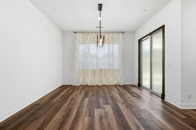 9875 Clyde Ingalsbe St, Elk Grove, CA 95624