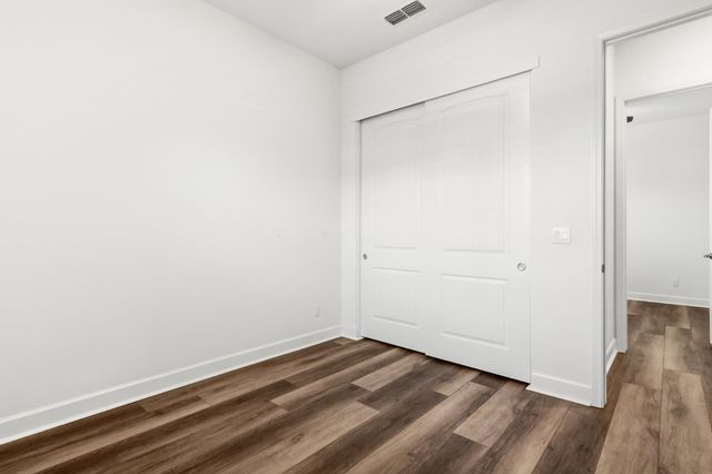 9875 Clyde Ingalsbe St, Elk Grove, CA 95624