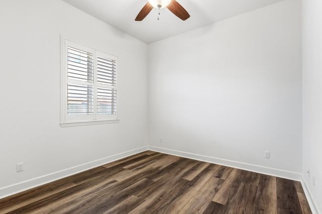 9875 Clyde Ingalsbe St, Elk Grove, CA 95624