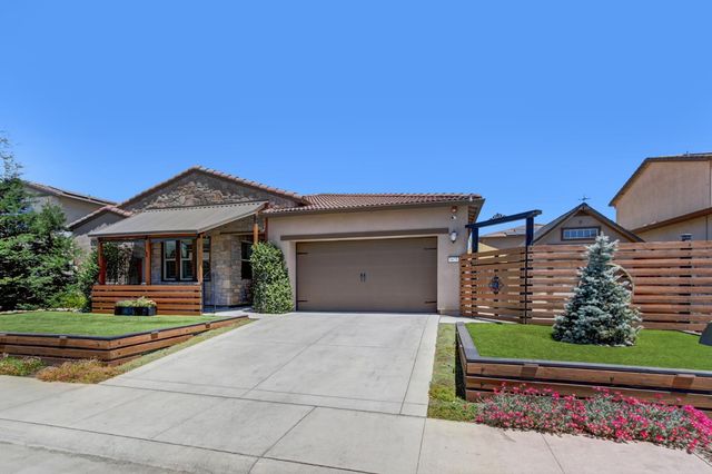 9875 Clyde Ingalsbe St, Elk Grove, CA 95624
