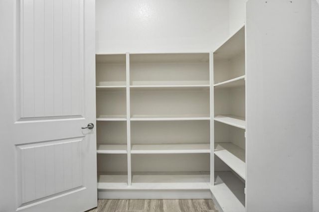 9875 Clyde Ingalsbe St, Elk Grove, CA 95624