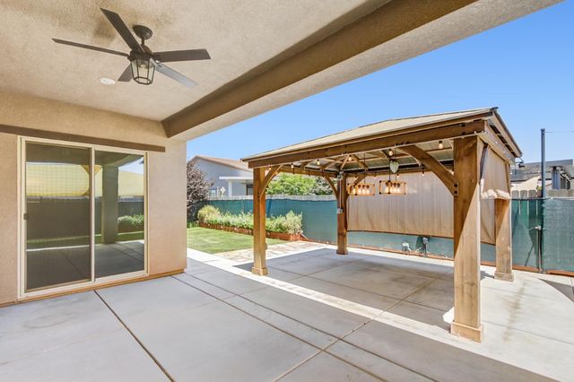 9875 Clyde Ingalsbe St, Elk Grove, CA 95624