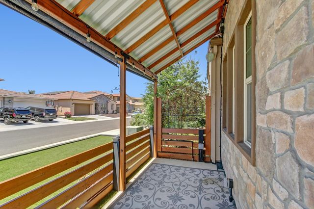 9875 Clyde Ingalsbe St, Elk Grove, CA 95624