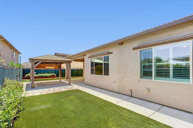 9875 Clyde Ingalsbe St, Elk Grove, CA 95624