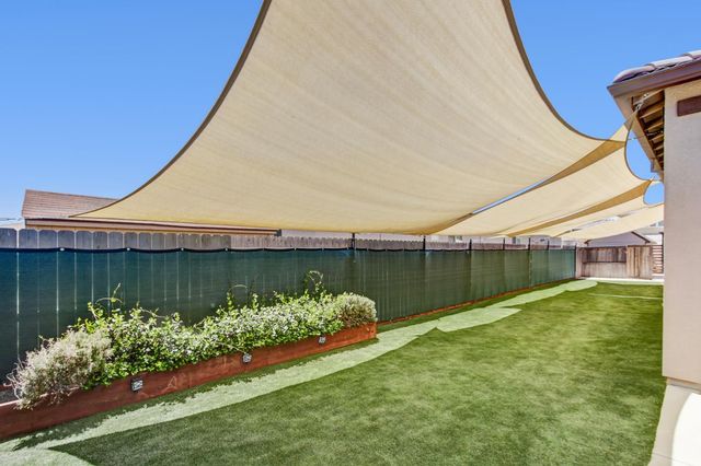 9875 Clyde Ingalsbe St, Elk Grove, CA 95624