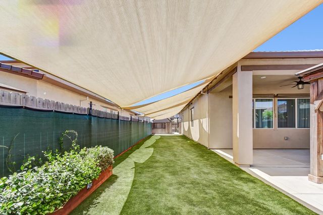 9875 Clyde Ingalsbe St, Elk Grove, CA 95624