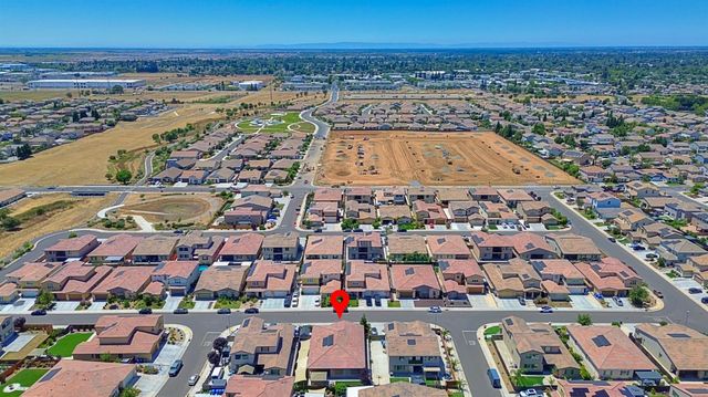 9875 Clyde Ingalsbe St, Elk Grove, CA 95624