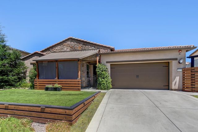 9875 Clyde Ingalsbe St, Elk Grove, CA 95624