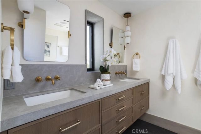 519 Narcissus Avenue A, Corona Del Mar, CA 92625