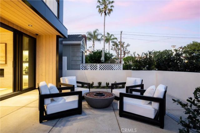 519 Narcissus Avenue A, Corona Del Mar, CA 92625