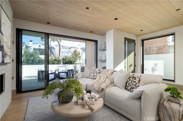 519 Narcissus Avenue A, Corona Del Mar, CA 92625