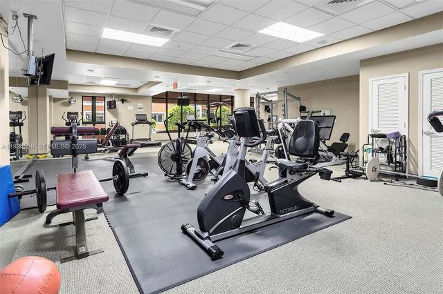 8390 SW 72nd Ave 320, Miami, FL 33143