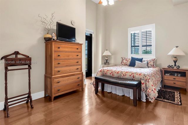 8390 SW 72nd Ave 320, Miami, FL 33143