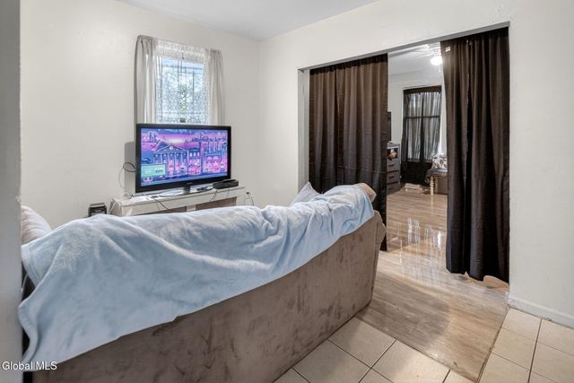 6 Second Avenue, Albany, NY 12202