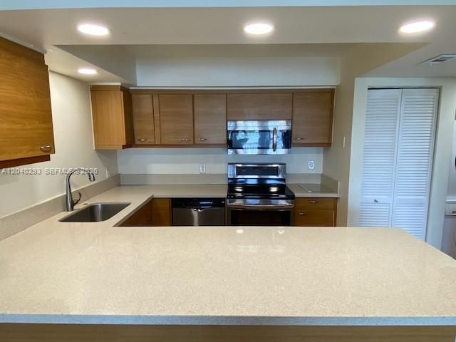 520 Orton Avenue 503, Fort Lauderdale, FL 33304