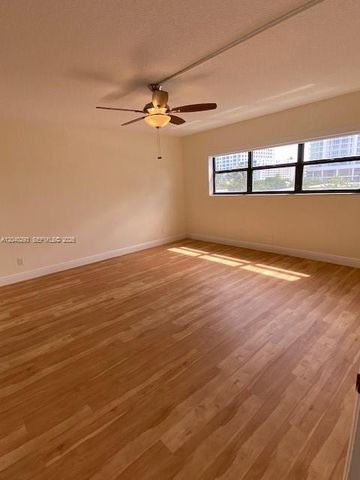 520 Orton Avenue 503, Fort Lauderdale, FL 33304