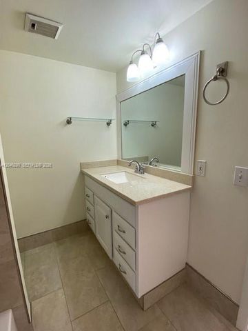 520 Orton Avenue 503, Fort Lauderdale, FL 33304
