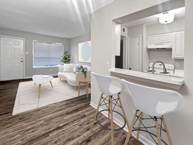 874 Yorkchester Dr 219, Houston, TX 77079