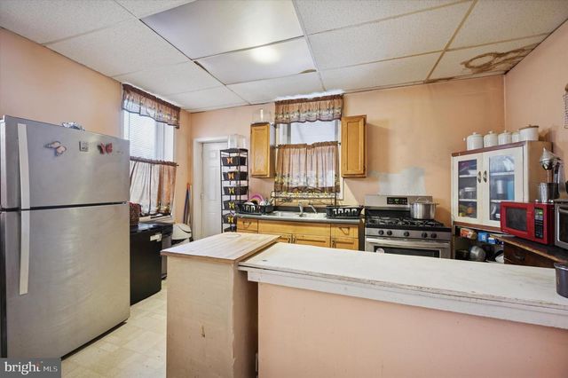 95 W WASHINGTON LN, Philadelphia, PA 19144