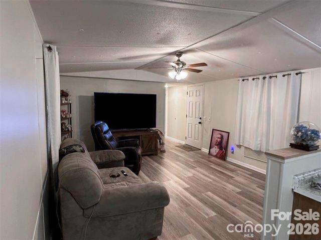 225 Starlight Drive, Lincolnton, NC 28092