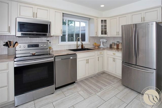 1008 Avenue F, Billings, MT 59102