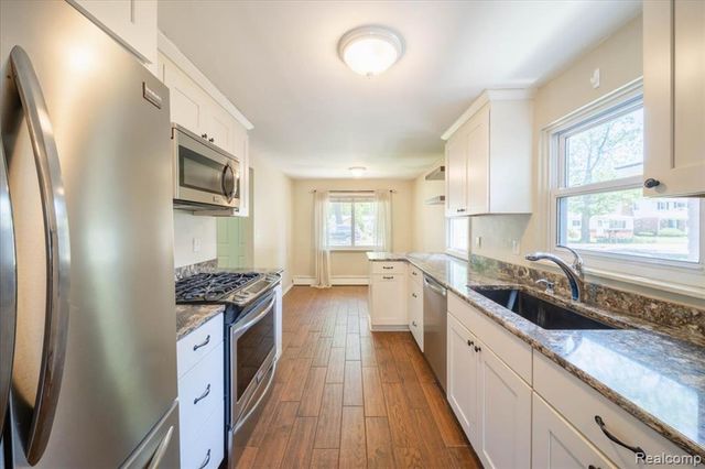 2363 Darnell Street, Wolverine Lake, MI 48390