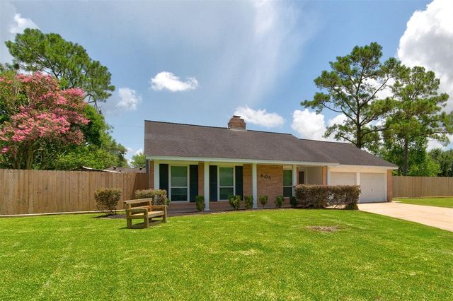 805 E Stadium Court, Friendswood, TX 77546