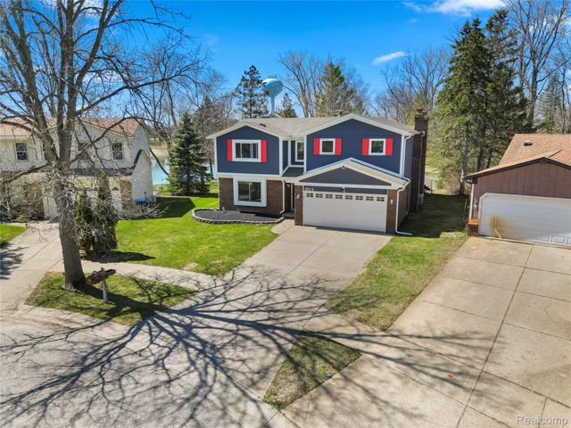503 Thornehill Trail, Oxford Village, MI 48371