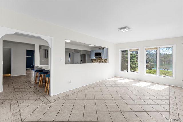 503 Thornehill Trail, Oxford Village, MI 48371