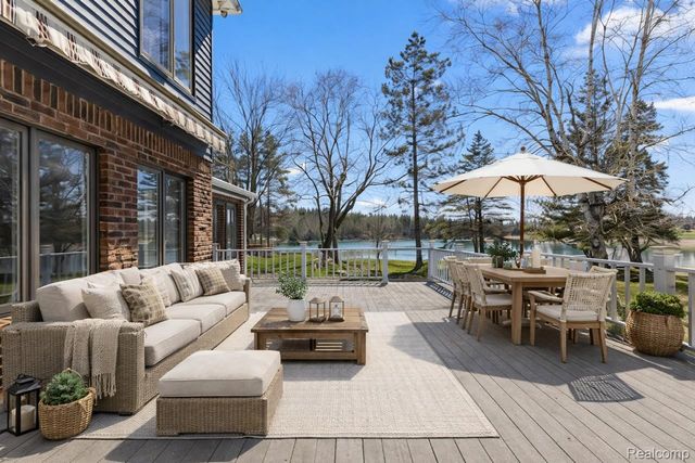 503 Thornehill Trail, Oxford Village, MI 48371
