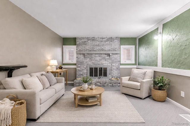 503 Thornehill Trail, Oxford Village, MI 48371