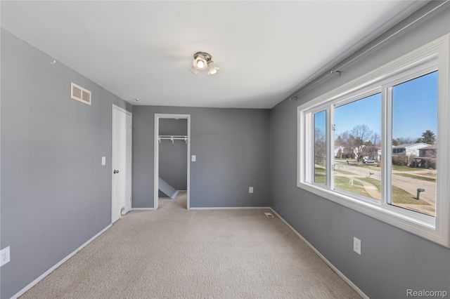 503 Thornehill Trail, Oxford Village, MI 48371