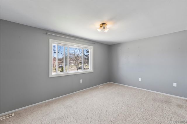 503 Thornehill Trail, Oxford Village, MI 48371