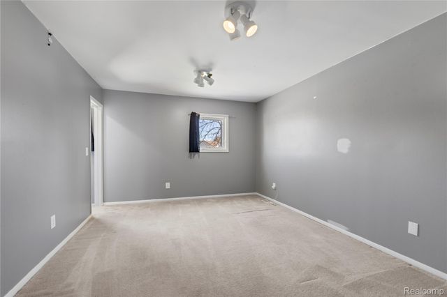 503 Thornehill Trail, Oxford Village, MI 48371