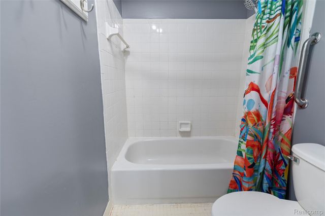503 Thornehill Trail, Oxford Village, MI 48371
