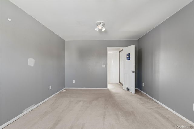 503 Thornehill Trail, Oxford Village, MI 48371