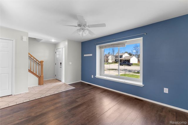 503 Thornehill Trail, Oxford Village, MI 48371