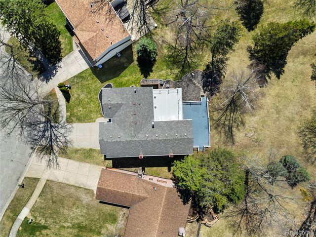 503 Thornehill Trail, Oxford Village, MI 48371