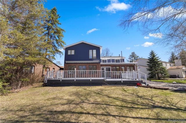 503 Thornehill Trail, Oxford Village, MI 48371
