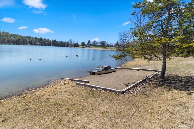 503 Thornehill Trail, Oxford Village, MI 48371