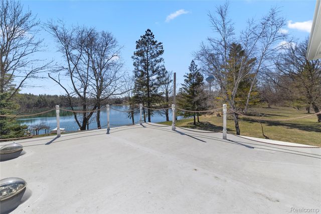 503 Thornehill Trail, Oxford Village, MI 48371
