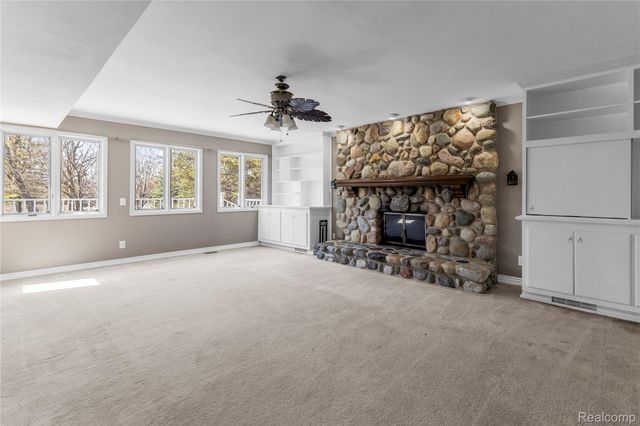 503 Thornehill Trail, Oxford Village, MI 48371