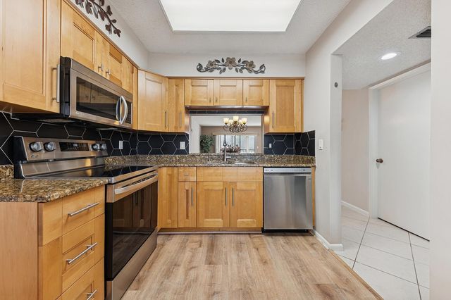 7280 Amberly Lane 208, Delray Beach, FL 33446