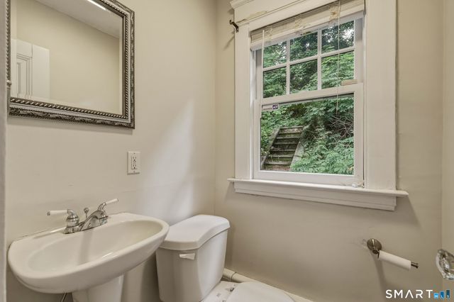 130 Marvelwood Drive, New Haven, CT 06515
